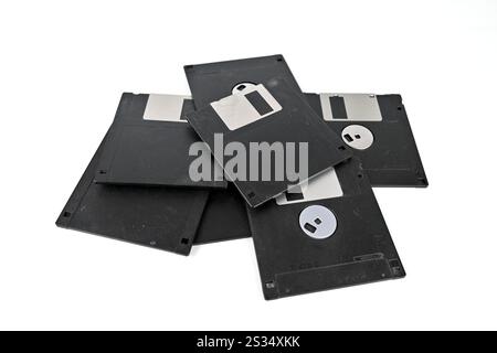 Floppy Disks in a Pile – Wales, Großbritannien – 12. Dezember 2024 Stockfoto