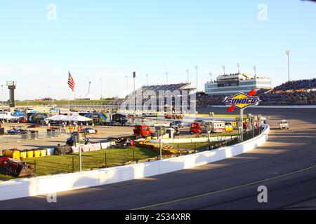 Newton, Iowa, USA – 18. Juni 2016: NASCAR Camping Wolrd Truck-Rennserie. Speedriatrie 200 Stockfoto