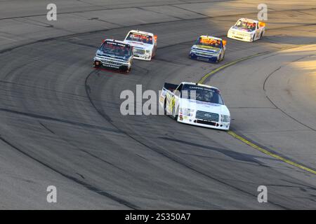 Newton, Iowa, USA – 18. Juni 2016: NASCAR Camping Wolrd Truck-Rennserie. Speedriatrie 200 Stockfoto