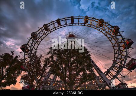 Wiener Riesenrad, Wien Österreich bei Sonnenuntergang Stockfoto