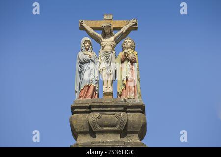 Kreuzigungsgruppe am Bogen der Liebfrauenstraße, Trier, Rheinland-Pfalz, Deutschland, Europa Stockfoto