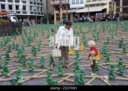 Unity man des Konzeptkünstlers Ottmar Hoerl im Frankfurter Roemer Stockfoto