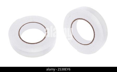 Rolle Abdeckband isoliert auf weißem Hintergrund. Rolle Abdeckband auf weiß Stockfoto