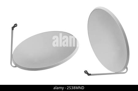 Satelitschale isoliert auf weißem Hintergrund. Empfänger. Satelitschale Stockfoto
