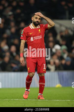 London, Großbritannien. Januar 2025. Mohamed Salah (L) beim Tottenham Hotspur gegen Liverpool, Carabao Cup Halbfinale 1. Legspiel, am 8. Januar 2025 im Tottenham Hotspur Stadium, London, Großbritannien. Quelle: Paul Marriott/Alamy Live News Stockfoto