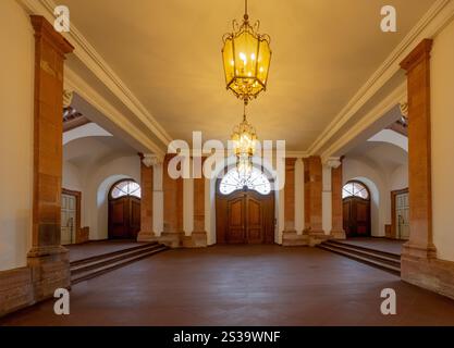 Das Hauptportal des Mannheimer Barockschlosses von innen. Baden-Württemberg, Südwestdeutschland, Europa Stockfoto