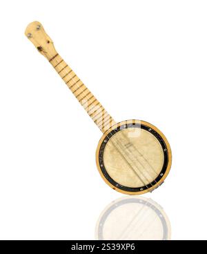 Vintage 4-String Banjo isoliert auf weiß. Vintage-Banjo mit vier Saiten Stockfoto