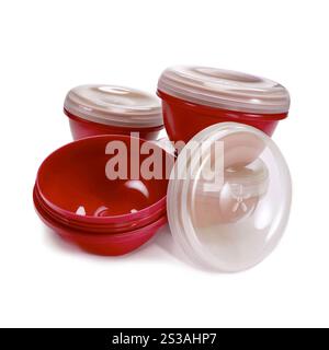 Kunststoffbehälter zur Lagerung von Lebensmitteln, isoliert auf weißem Hintergrund. Kunststoffbehälter zur Lagerung von Lebensmitteln isoliert Stockfoto