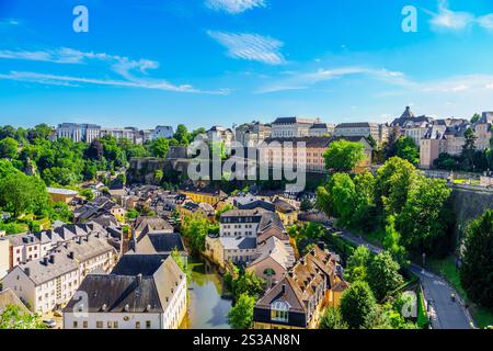 Erkunden Sie die bezaubernde Schönheit der Stadt Luxemburg, Ein historisches Juwel im Herzen Luxemburgs Stockfoto