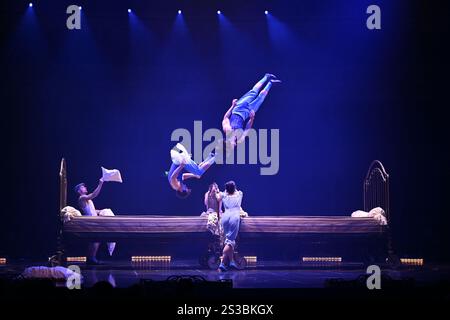 UK. Januar 2025. LONDON, ENGLAND – 08. JANUAR 2025: Cirque du Soleil's 'Corteo' Dress Probe in der Royal Albert Hall in London, England. CAP/MAR © MAR/Capital Pictures Credit: Capital Pictures/Alamy Live News Stockfoto