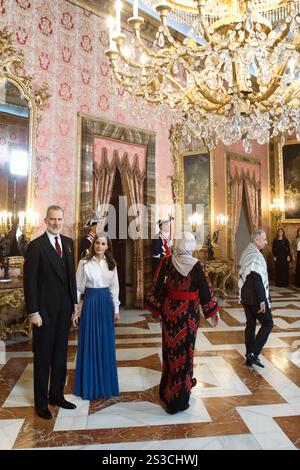 Madrid, Spanien. Januar 2025. Der spanische König Felipe VI. Und Letizia während des Empfangs für das diplomatische Korps im Königspalast am Donnerstag, den 9. Januar 2024. Quelle: CORDON PRESS/Alamy Live News Stockfoto