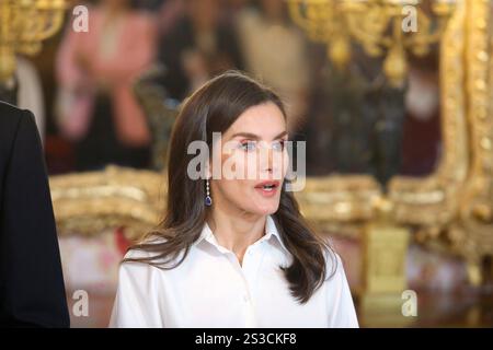 Madrid, Spanien. Januar 2025. Königin Letizia von Spanien nimmt am 9. Januar 2025 an einem Empfang der ausländischen Botschafter im Königspalast in Madrid Teil. Quelle: Album/Alamy Live News Stockfoto