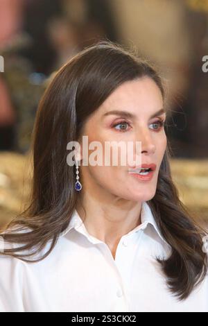 Madrid, Spanien. Januar 2025. Königin Letizia von Spanien nimmt am 9. Januar 2025 an einem Empfang der ausländischen Botschafter im Königspalast in Madrid Teil. Quelle: Album/Alamy Live News Stockfoto