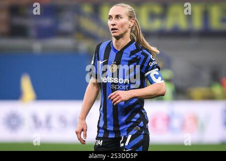 Mailand, Italie. Dezember 2024. Henrietta CSISZAR von Inter Mailand während des Fußballspiels der italienischen Frauenmeisterschaft Serie A zwischen dem AC Mailand und dem FC Internazionale am 8. Dezember 2024 im San Siro Stadion in Mailand, Italien - Foto Matthieu Mirville (F Bertani)/DPPI Credit: DPPI Media/Alamy Live News Stockfoto