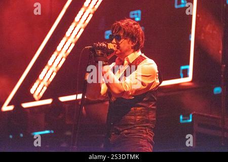 The Strokes (Julian Casablancas) tritt beim All Points East Festival in Victoria Park in London auf. UK. Freitag, 25. August 2023 Stockfoto