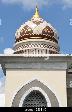 Wunderschönes Kuppeldesign einer Moschee Stockfoto