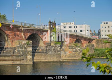 Römerbrücke über die Mosel, älteste Brücke in Deutschland, Trier, Rheinland-Pfalz, Deutschland *** Römische Brücke über die Mosel, älteste Brücke Deutschlands, Trier, Rheinland-Pfalz, Deutschland Stockfoto