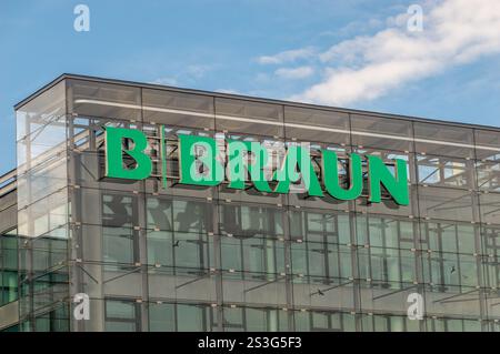 Prag, Tschechische Republik - 12. Juli 2024: Logo und Zeichen von Braun. Stockfoto