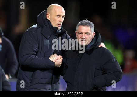 Philippe Clement (links) und Tony Docherty (links) vor dem William Hill Premiership-Spiel im Scot Foam Stadium, Dundee. Bilddatum: Donnerstag, 9. Januar 2025. Stockfoto