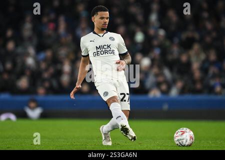 Jadel Katongo von Peterborough United übergibt den Ball während des Emirates FA Cup 3. Runde Matches Everton gegen Peterborough United in Goodison Park, Liverpool, Vereinigtes Königreich, 9. Januar 2025 (Foto: Craig Thomas/News Images) Stockfoto