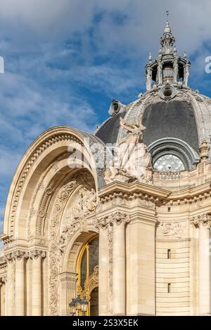 Ein Detail des alten und schönen Petit Palais in Paris, Frankreich Stockfoto