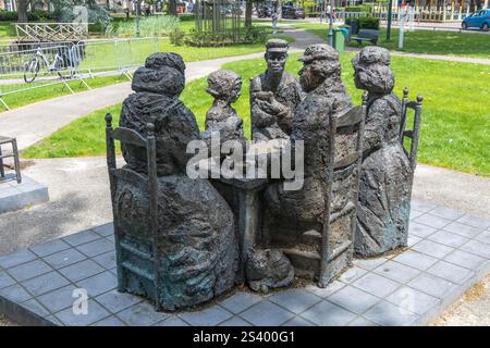 Nuenen, Niederlande. 22. Juni 2024. Nahaufnahme der Statue „de Aardappeleters“ oder „die Kartoffelfresser“. Vincent van Gogh. Van Gogh Village. Stockfoto