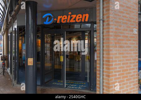 Geldrop, Niederlande. 28. Juni 2024. Eingang D-Reizen. D-reizen ist ein niederländischer Reiseveranstalter mit 78 Reisebüros Stockfoto