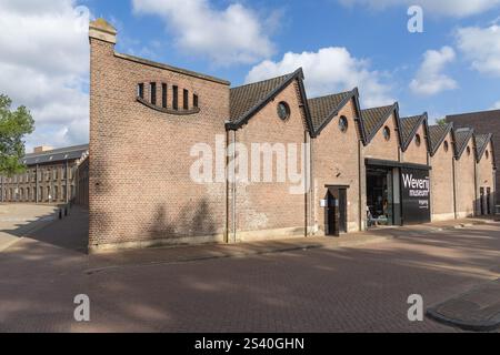 Geldrop, Niederlande. 28. Juni 2024. Eingangstür des Het Weverij Museums Geldrop. Stockfoto