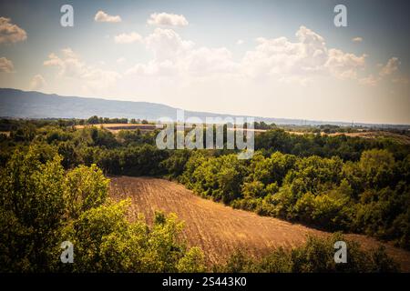Italienische Landschaft vom Roccabruna-Turm Stockfoto