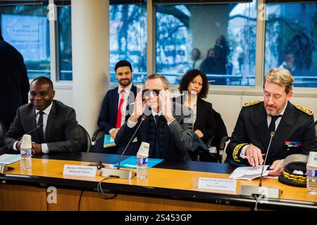 Nantes, Frankreich. Januar 2025. Besuch der unterdirektion Visa des Innenministers Bruno Retailleau am 10. Januar 2025 in Nantes, Frankreich, in Begleitung des für Frankophonie und internationale Partnerschaften zuständigen Ministers Thani Mohamed Soilihi. Foto: Yannick BILLIOUX/ABACAPRESS. COM Credit: Abaca Press/Alamy Live News Stockfoto