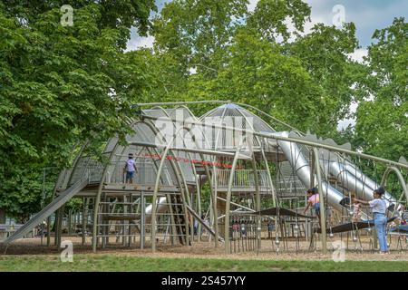 Dino-Spielplatz im Rosensteinpark, Stuttgart, Baden-Württemberg, Deutschland *** Dino-Spielplatz im Rosensteinpark, Stuttgart, Baden-Württemberg, Deutschland Stockfoto