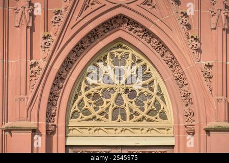 Rheingauer Dom, katholische Pfarrkirche Heilig Kreuz, Bischof-Blum-Platz, Geisenheim, Hessen, Deutschland Stockfoto