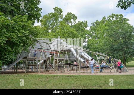 Dino-Spielplatz im Rosensteinpark, Stuttgart, Baden-Württemberg, Deutschland *** Dino-Spielplatz im Rosensteinpark, Stuttgart, Baden-Württemberg, Deutschland Stockfoto