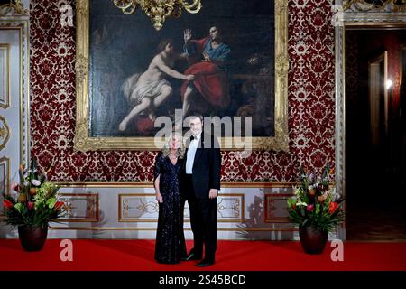 München, Deutschland. Januar 2025. Der bayerische Premierminister Markus Söder und seine Frau Karin Baumüller-Söder beim Neujahrsempfang von Premierminister Markus Söder in der Münchner Residenz. Quelle: Felix Hörhager/dpa/Alamy Live News Stockfoto