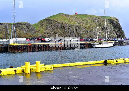Stykkisholmur oder Stykkiholmsbaer, Hafen und Insel Sugansdisey. Region Vesturland, Halbinsel Snaefellsnes, Island. Stockfoto