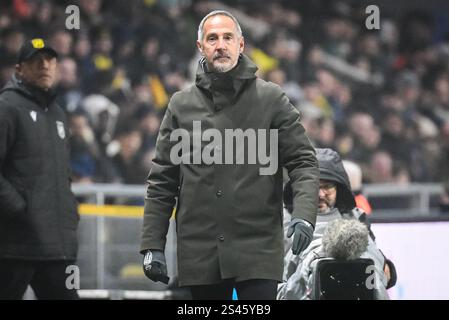Nantes, Frankreich, Frankreich. Januar 2025. ADI HUTTER of Monaco während des Ligue-1-Spiels zwischen dem FC Nantes und AS Monaco im La Beaujoire Stadium am 10. Januar 2025 in Nantes, Frankreich. (Kreditbild: © Matthieu Mirville/ZUMA Press Wire) NUR REDAKTIONELLE VERWENDUNG! Nicht für kommerzielle ZWECKE! Quelle: ZUMA Press, Inc./Alamy Live News Stockfoto