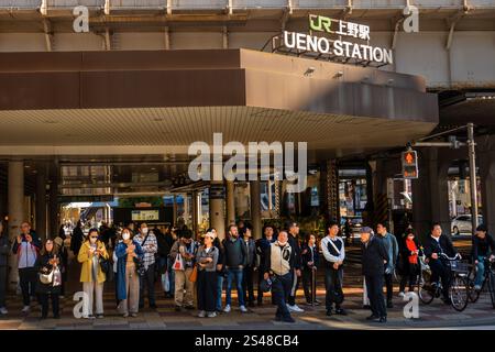 Eingang des Ueno-Bahnhofs in Tokio, Japan Stockfoto