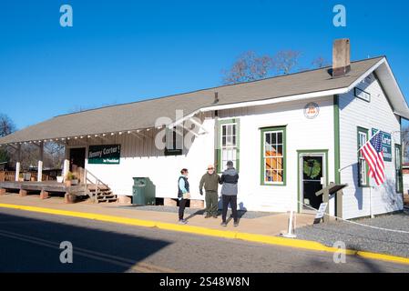 Plains, Vereinigte Staaten Von Amerika. Januar 2025. Zugdepot in der Innenstadt von Jimmy Carters Heimatstadt Plains, Georgia am Donnerstag, 9. Januar 2025. Der verstorbene Präsident wird während einer Privatbeerdigung in seiner langjährigen Residenz in Plains zur Ruhe gebracht. Kredit: Andi Rice/CNP/SIPA USA Kredit: SIPA USA/Alamy Live News Stockfoto
