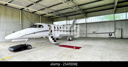 Embraer Phenom 300, Privatjet, Geschäftsjet, Luftfahrt, Luftfahrt, exklusiv, VIP Stockfoto