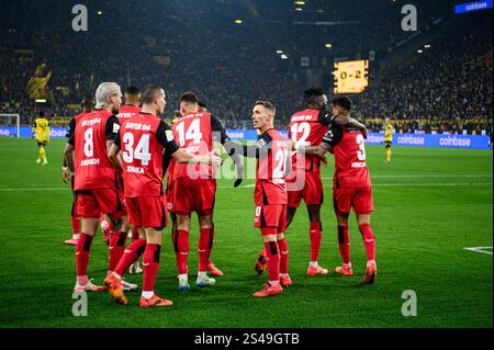 DORTMUND, DEUTSCHLAND - 10. JANUAR 2025: Das Fußballspiel von Borussia Dortmund gegen Bayer 04 Leverkusen im Signal Iduna Park Stockfoto