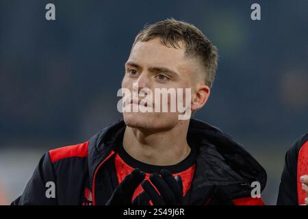 Dortmund, Deutschland. Januar 2025. Dortmund, 10. Januar 2025: Florian Wirtz (10 Leverkusen) jubelt zum Ende des 1.Bundesliga-Fußballspiels zwischen Borussia Dortmund und Bayer 04 Leverkusen im Signal Iduna Park in Dortmund, Deutschland Philipp Kresnik (Philipp Kresnik/SPP) Credit: SPP Sport Pressefoto. /Alamy Live News Stockfoto