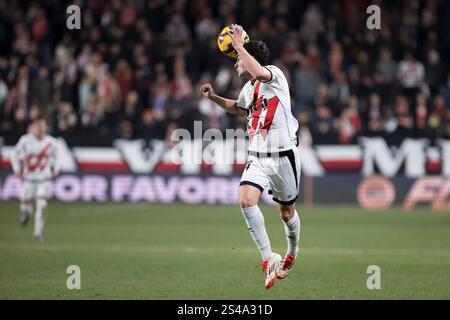 Madrid, Spanien. Januar 2025. MADRID, SPANIEN - Januar 10: Sergio Camello von Rayo Vallecano im Spiel LaLiga EA Sports 2024/25 zwischen Rayo Vallecano und Barcelona im Celta de Vigo Stadion in Madrid. (Foto: Guillermo Martinez/SIPA USA) Credit: SIPA USA/Alamy Live News Stockfoto