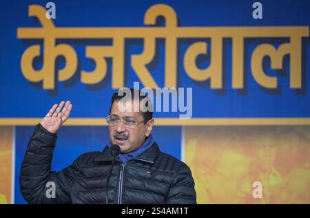 Neu-Delhi, Indien. Januar 2025. NEW DELHI, INDIEN - 10. JANUAR: AAM Aadmi Party (AAP) Nationalkonveneur Arvind Kejriwal während einer Pressekonferenz vor den Parlamentswahlen am 10. Januar 2025 in Neu Delhi, Indien. (Foto: Raj K Raj/Hindustan Times/SIPA USA) Credit: SIPA USA/Alamy Live News Stockfoto