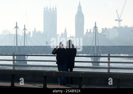 Westminster, London, Großbritannien. Januar 2025. UK Wetter: Eiskaltes Wetter in London. Quelle: Matthew Chattle/Alamy Live News Stockfoto
