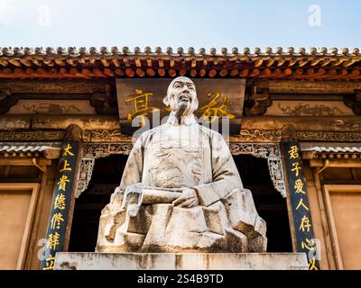 Atemberaubende Statue von Xu Jiyu im Konfuzius-Tempel, Pingyao Ancient City, Shanxi, China Stockfoto