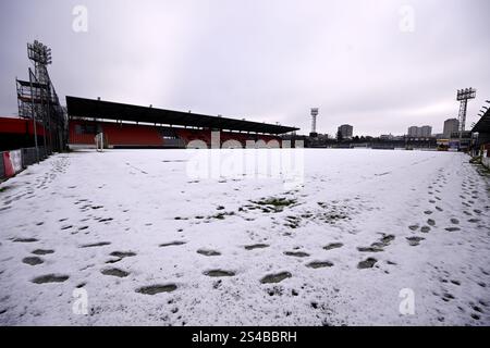 Seraing, Belgien. Januar 2025. Das Pairay-Stadion des RFC Seraing wurde am Samstag, den 11. Januar 2025 in Seraing gezeigt. Das morgige Spiel zwischen RFC Seraing und Lierse SK am 17. Tag der 2. Liga der Challenger Pro League 2024-2025 1B der belgischen Meisterschaft wird aufgrund schlechter Wetterbedingungen verschoben. BELGA FOTO JOHN THYS Credit: Belga News Agency/Alamy Live News Stockfoto