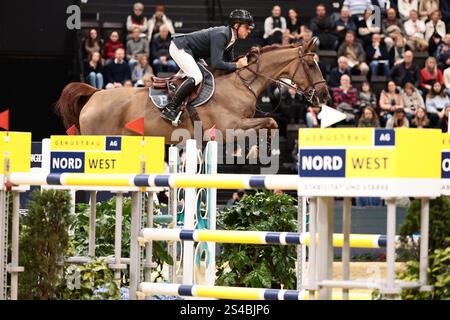 Julien Epaillard von Frankreich mit Easy Up de Grandry während des Longines Grand Prix von Basel bei den Longines CHI Classics Basel am 10. Januar 2025 in Basel (Foto von Maxime David - MXIMD Pictures) Credit: MXIMD Pictures/Alamy Live News Stockfoto