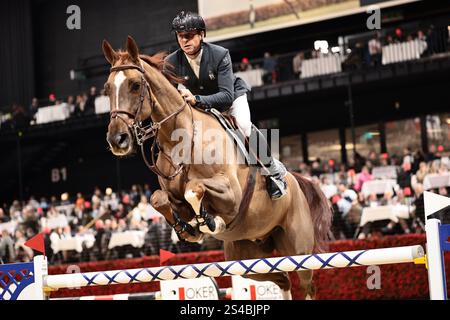 Julien Epaillard von Frankreich mit Easy Up de Grandry während des Longines Grand Prix von Basel bei den Longines CHI Classics Basel am 10. Januar 2025 in Basel (Foto von Maxime David - MXIMD Pictures) Credit: MXIMD Pictures/Alamy Live News Stockfoto