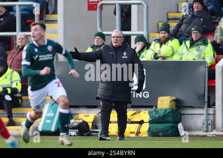 Rotherham, Großbritannien. Januar 2025. Rotherham United Manager Steve Evans Gesten während des Spiels Rotherham United FC gegen Bolton Wanderers FC Skybet EFL League 1 im Aesseal New York Stadium, Rotherham, England, Vereinigtes Königreich am 11. Januar 2025 Credit: Phil Duncan/Every Second Media Credit: Every Second Media/Alamy Live News Stockfoto