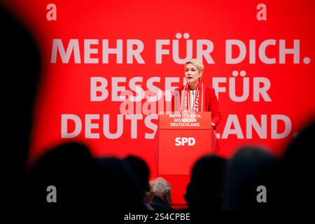 Manuela Schwesig, Ministerpraesidentin des Landes Mecklenburg-Vorpommern, aufgenommen im Rahmen des Bundesparteitages der SPD in Berlin, 11.01.2025. Berlin Deutschland *** Manuela Schwesig, Landespräsidentin von Mecklenburg-Vorpommern, auf der SPD-Bundesparteikonferenz in Berlin, 11 01 2025 Berlin Deutschland Copyright: XFelixxZahnx Stockfoto